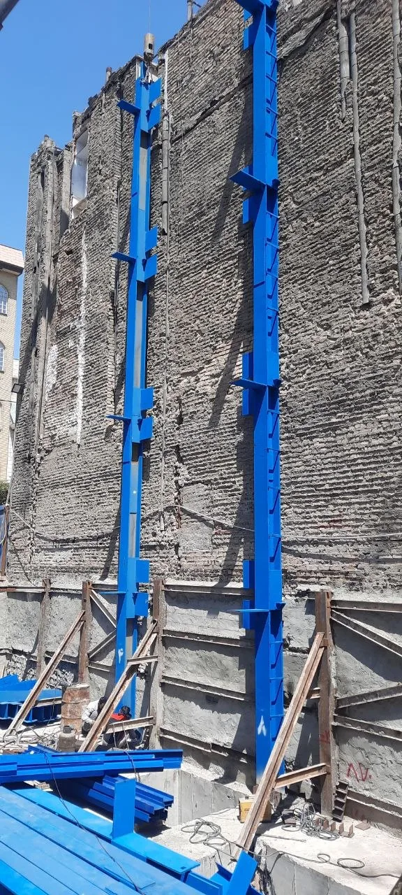 تصویرِ گالریِ سجاد میرزایی