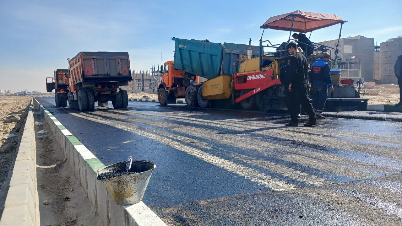 تصویرِ گالریِ سعید حکیمی