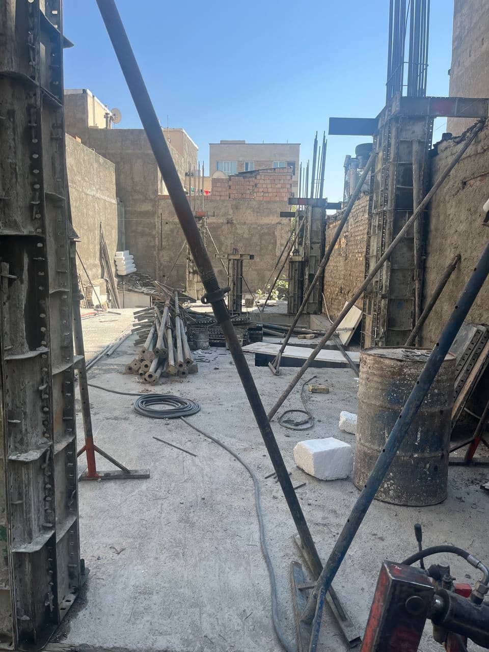 تصویرِ گالریِ ایستا آزمای شهر